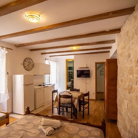 Loriana Appartement *