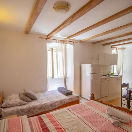 Loriana Apartment