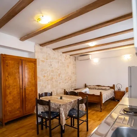 Loriana Appartement Šibenik