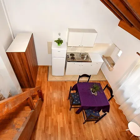 Loriana Apartment