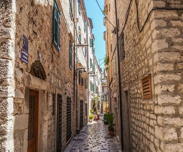 Loriana 시베니크