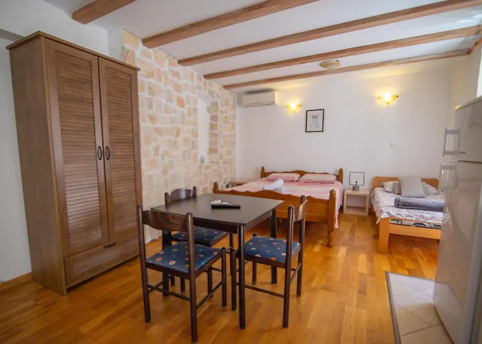 Loriana 시베니크