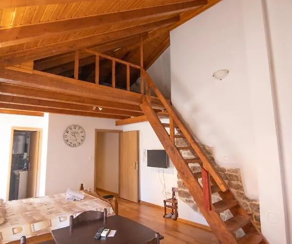 Loriana シベニク