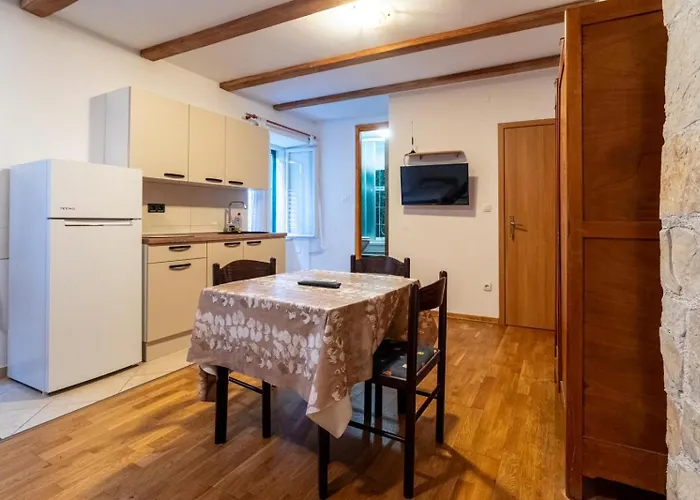 Loriana * シベニク