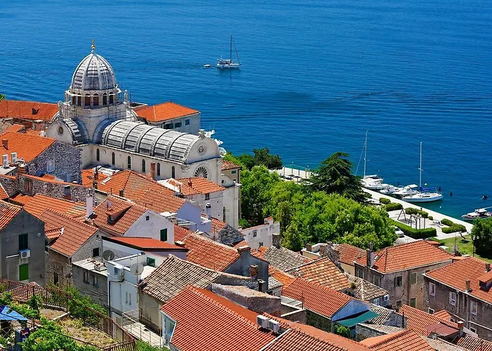 Loriana アパート