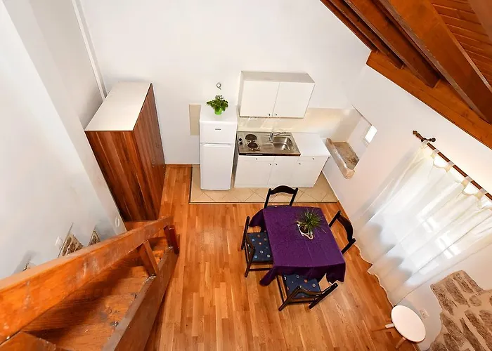 Loriana アパート